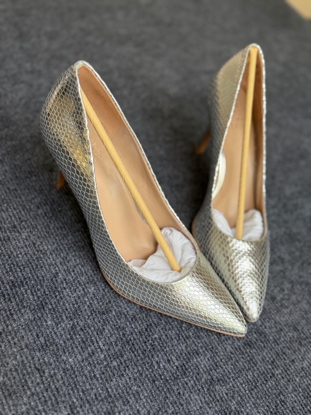 Naturalizer Anna Silver Snake Pointed Toe Pumps Size 9M NWB